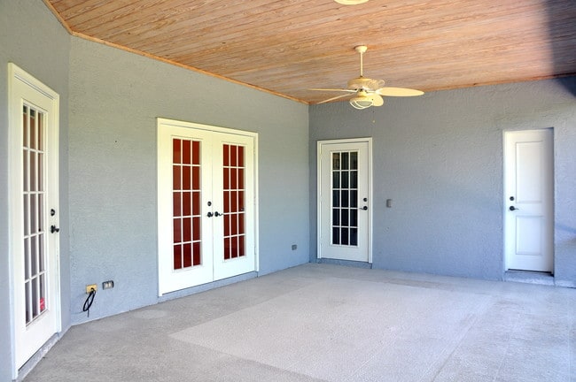 Building Photo - 4040 8th Ln