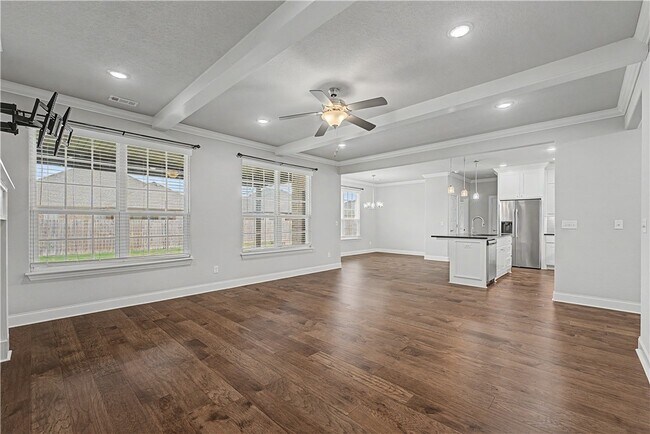 Building Photo - 431 Linda Ln