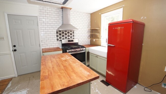 Building Photo - 1008 Hendricks Ave