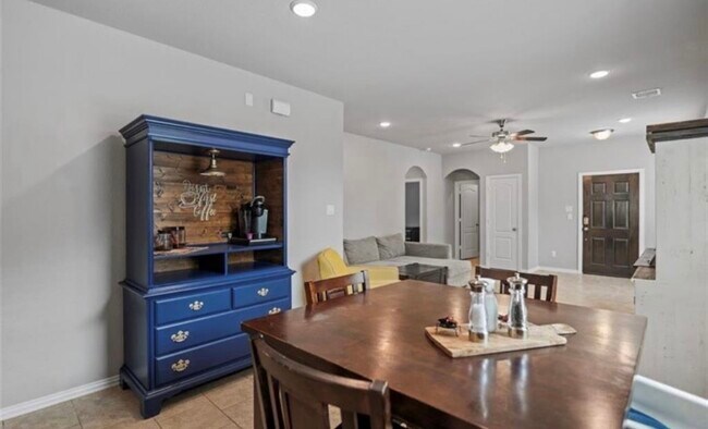 Building Photo - 31606 Heguy Pass