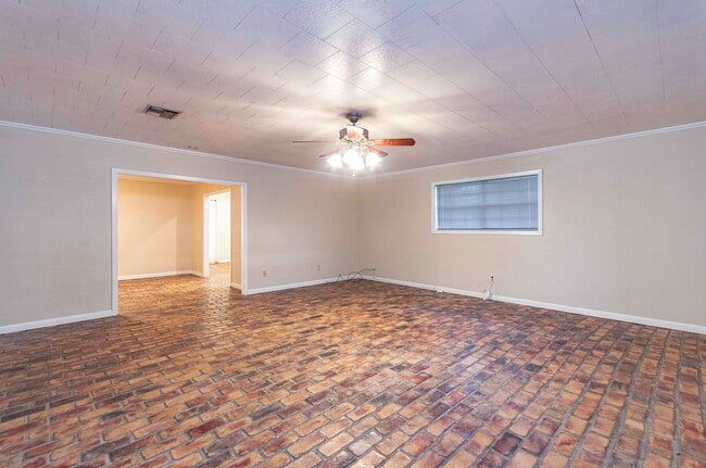 Building Photo - 101 Wakefield Dr