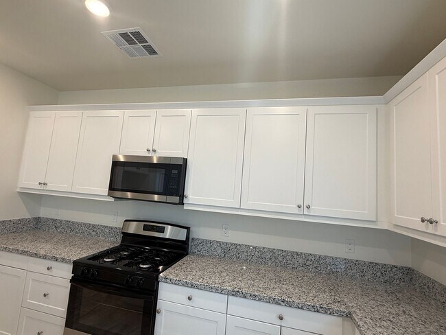 Building Photo - Victorville- New Richmond Home, 3 bedrooms...