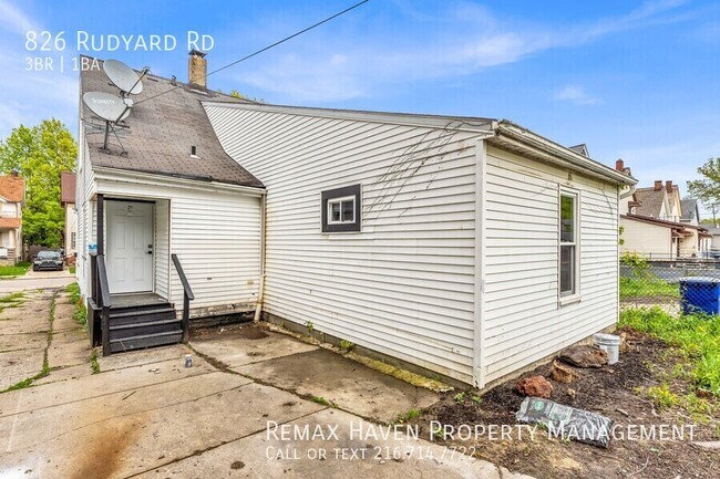 Building Photo - 826 Rudyard Rd