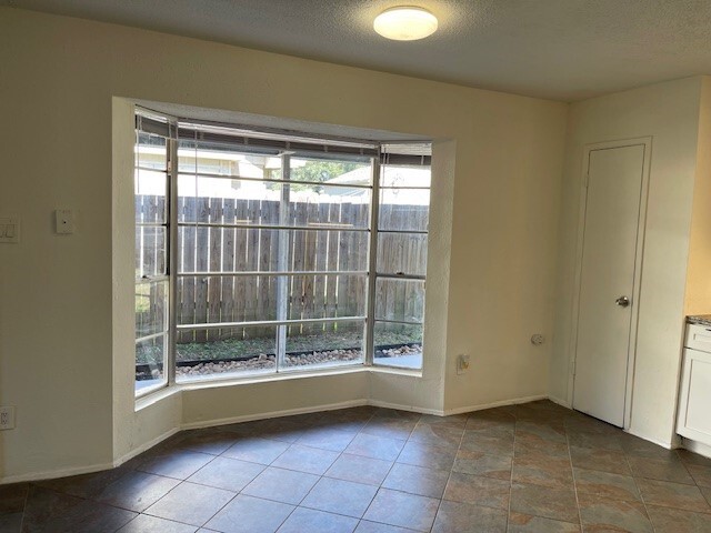 Building Photo - 6823 Zapata Dr