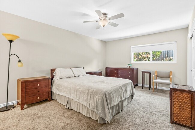 Building Photo - 1115 Sayles Ct