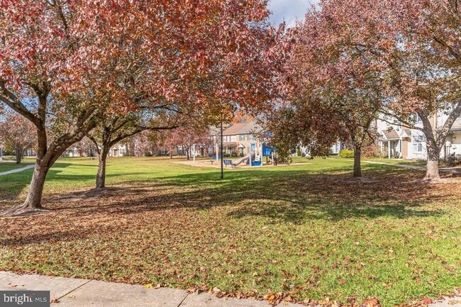 Building Photo - 6103 Red Squirrel Pl