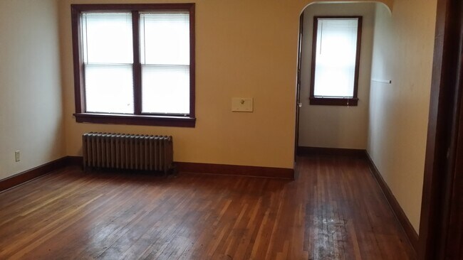 Building Photo - 725 Mulberry