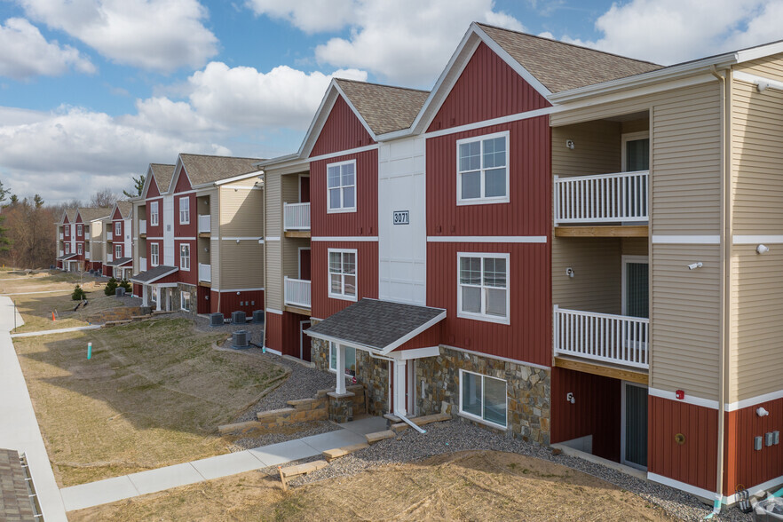 Building Photo - Lamoreaux Farms