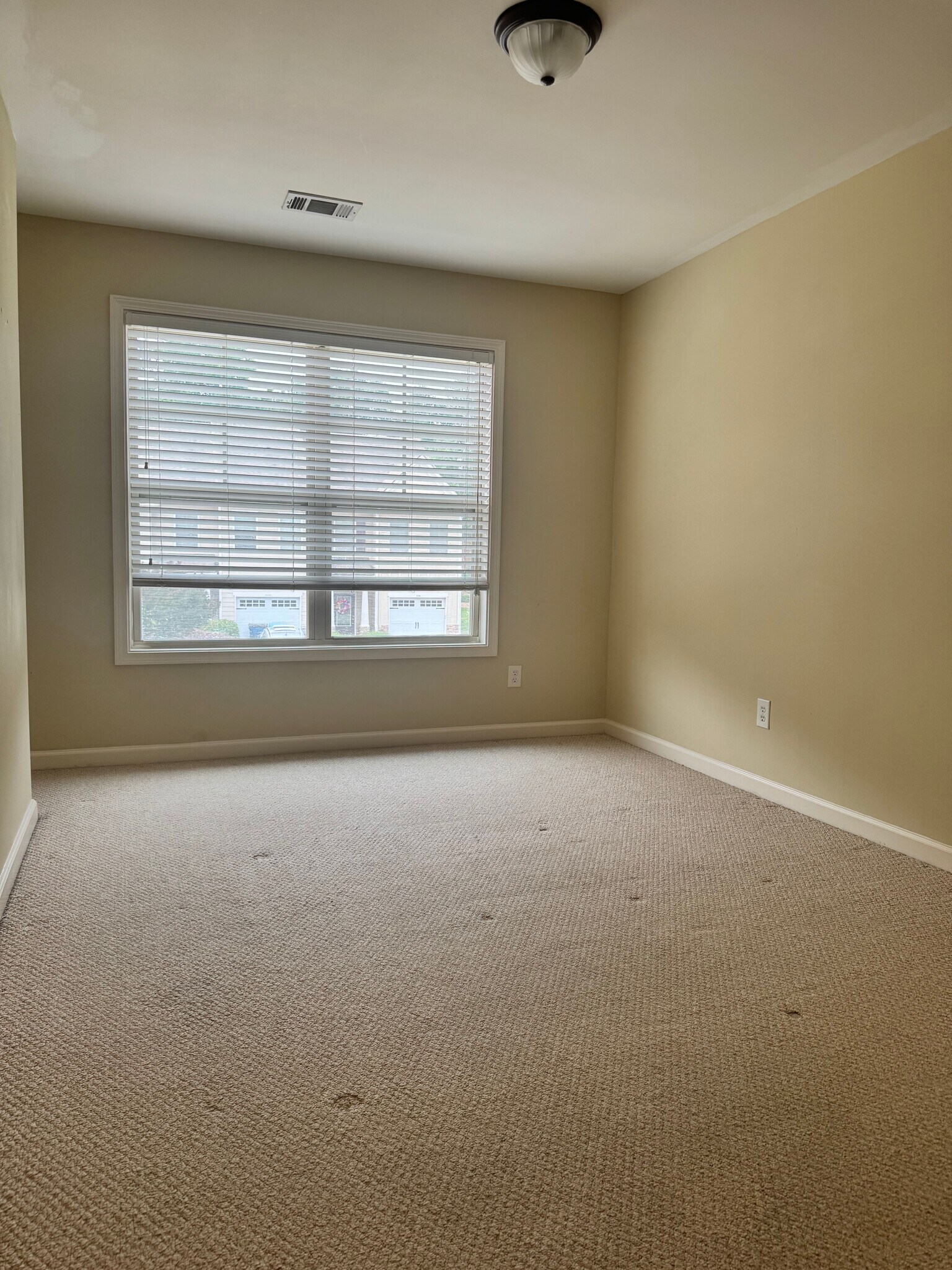 Building Photo - 6215 Elmshorn Way