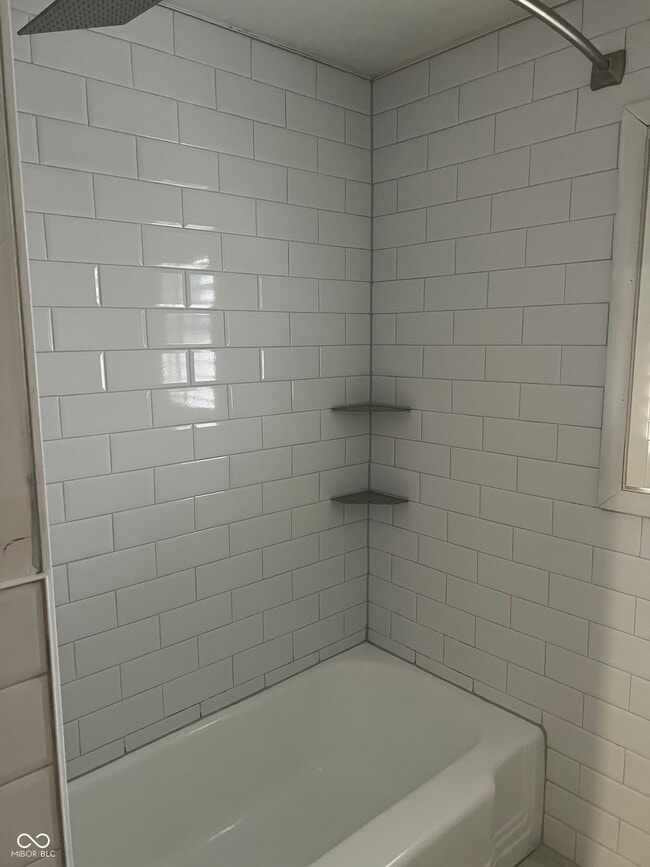 Building Photo - 1240 N Irvington Ave