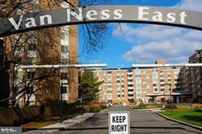 Primary Photo - Great Location- One Bedroom Condo in Washi...