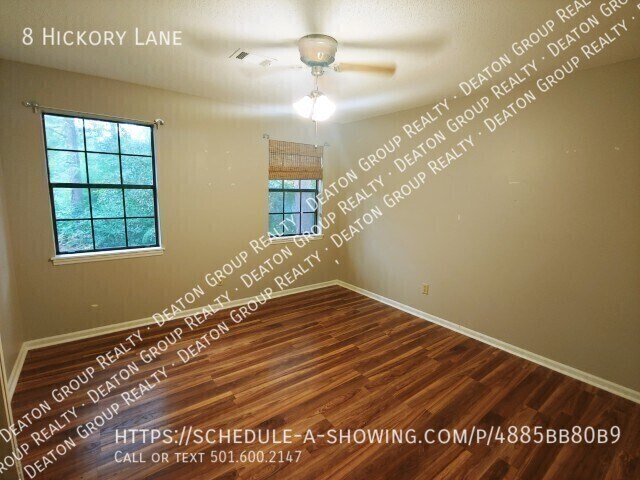 Building Photo - 8 Hickory Ln