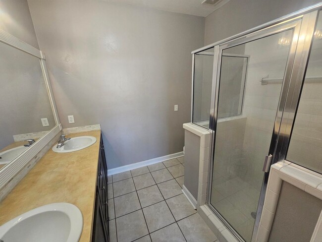 Building Photo - 5436 Hampton Hill Cir