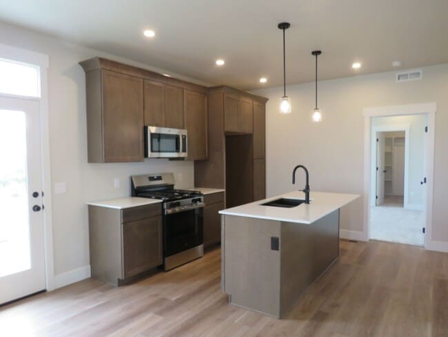 Building Photo - 76 Dryfly Ln