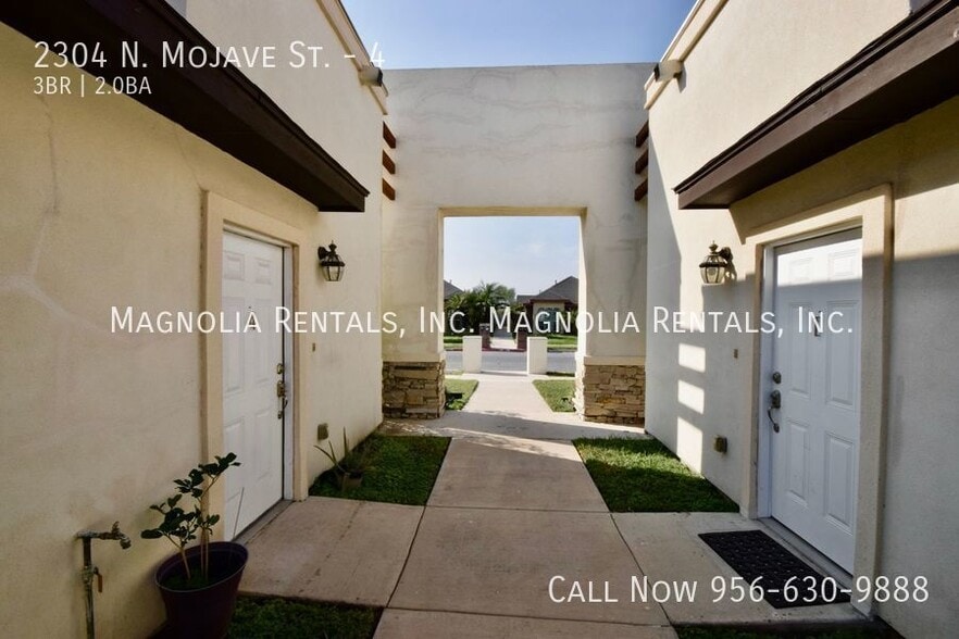 Building Photo - 2304 N Mojave St