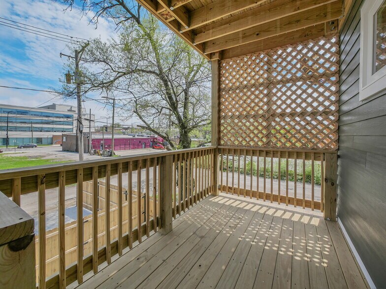Building Photo - 1139 S Mozart St
