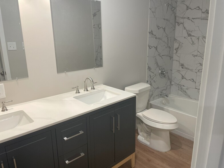 Building Photo - 7431 Holly Hill Dr