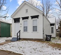 Building Photo - Renovated Three bedroom House! WON'T LAST!