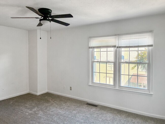 Building Photo - Updated 2-Bedroom Home in Henrico with Pat...