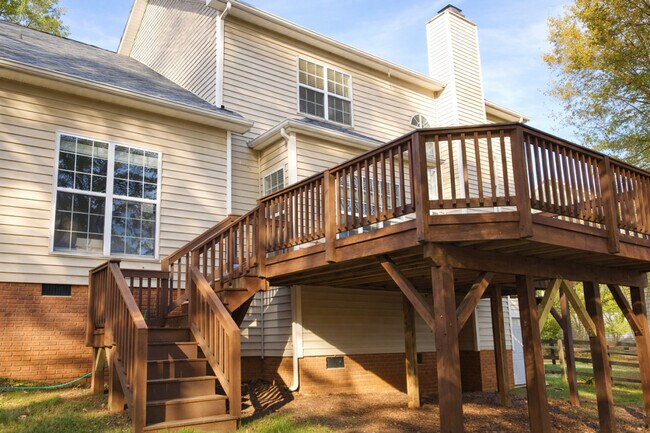Building Photo - 10301 Rougemont Ln
