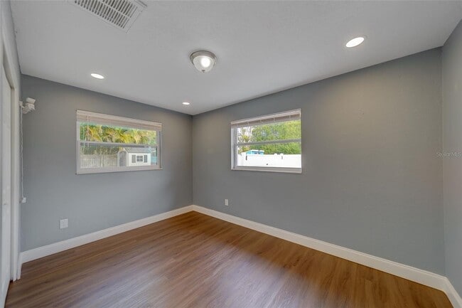 Building Photo - 3/2 home - Renovated in Dunedin