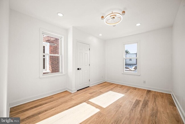 Building Photo - 6128 Chestnut St