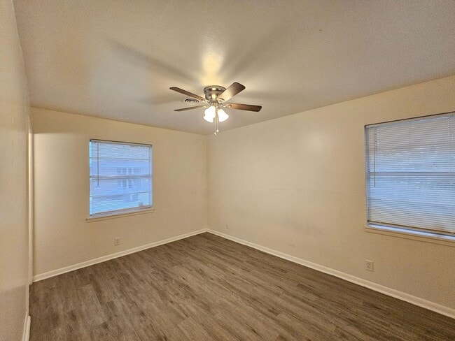 Building Photo - HUGE RENT REDUCTION AND $99 MOVE IN SPECIAL!