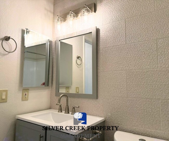Building Photo - Available Now! Beautiful Updated Townhome in Desirable Northwood Commons | 3 Bed, 2.5 Bath