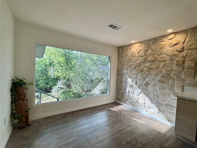 Building Photo - 211 Mill Creek Dr