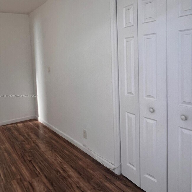 Building Photo - 30320 SW 149th Ave