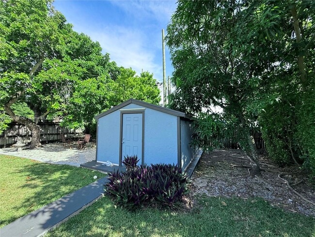 Building Photo - 6110 Coral Wy