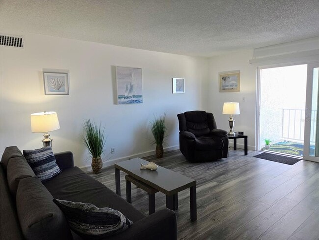 Building Photo - 285 107th Ave