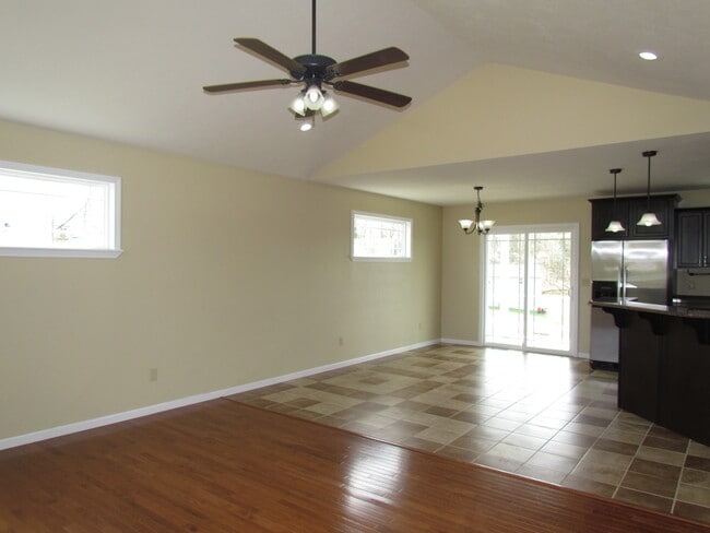 Building Photo - Available 6/14