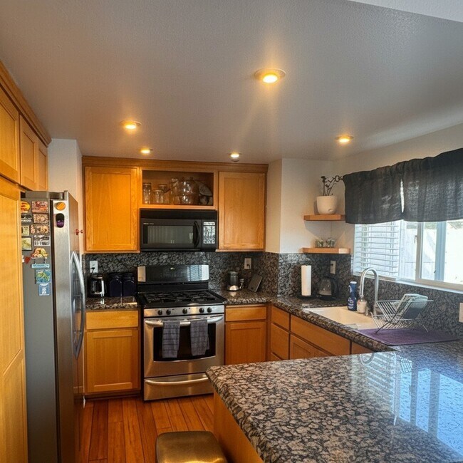 Building Photo - 1818 W 145th St