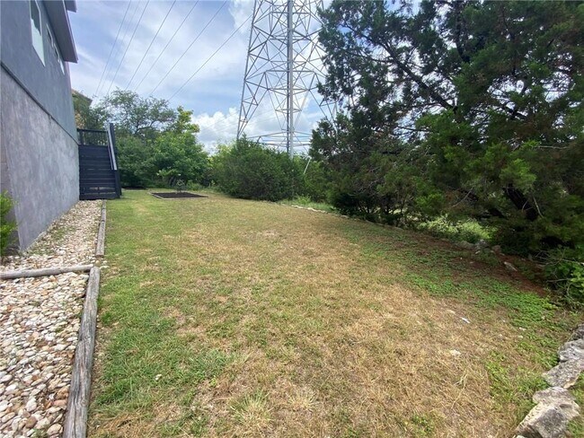 Building Photo - 204 Spellbrook Ln