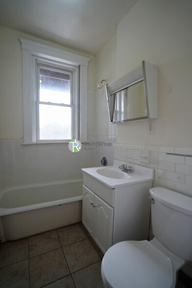 Building Photo - 135 Washington St