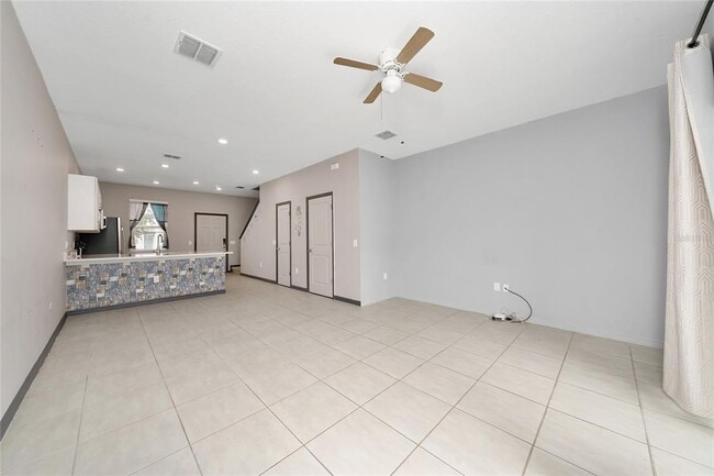 Building Photo - 2060 Viewfinder St