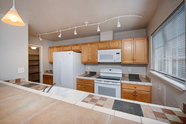 Building Photo - 5336 Karbet Way