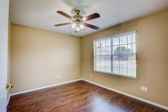 Building Photo - 7000 Sylvan Meadows Dr