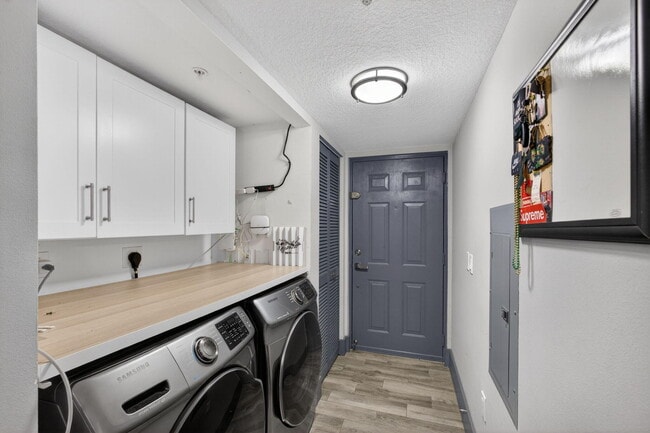 Building Photo - 4211 San Marino Blvd