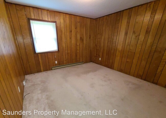 Building Photo - 2 br, 1 bath House - 914 Pine Circle Drive