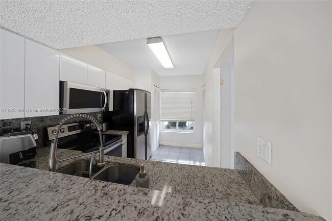 Building Photo - 139 Riviera Cir