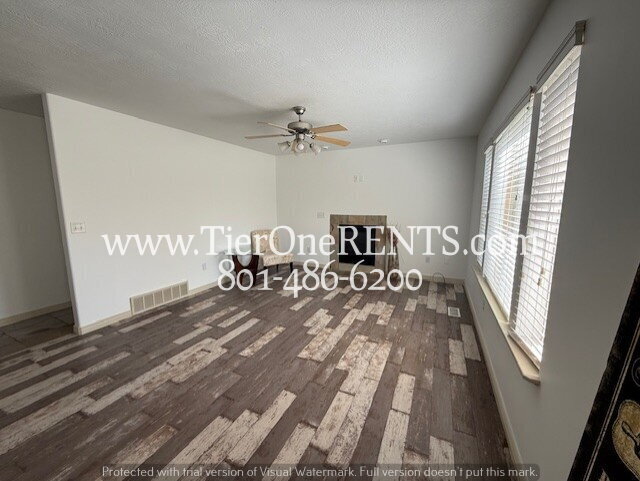 Building Photo - NO DEPOSIT option available for qualified renters!