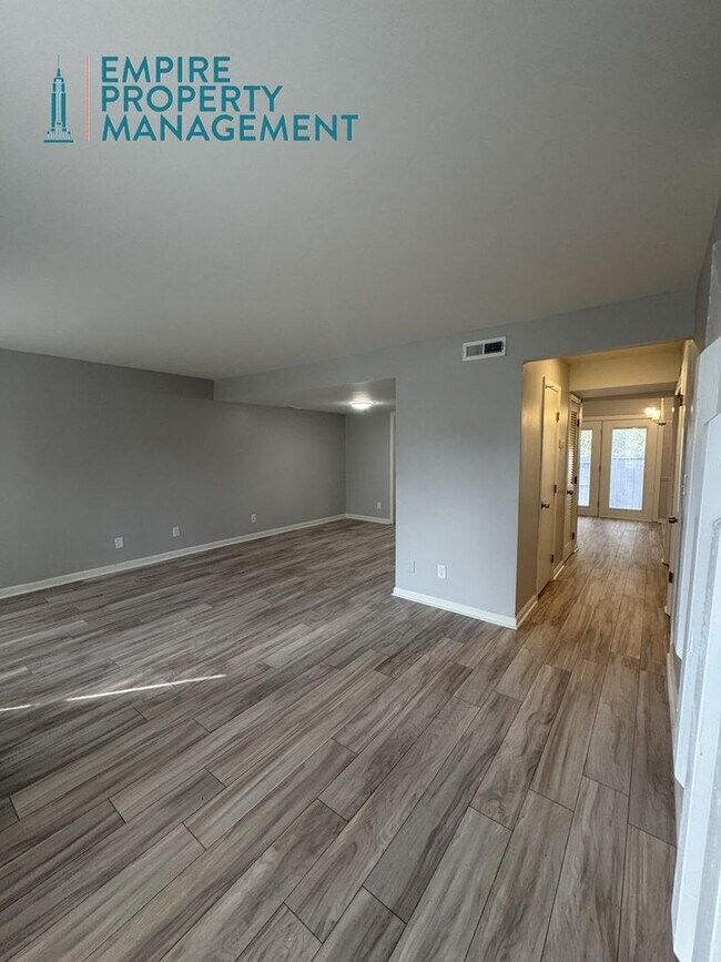 Building Photo - 9006 Mahogany Row SE