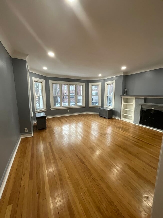 Building Photo - 7817 S Phillips Ave