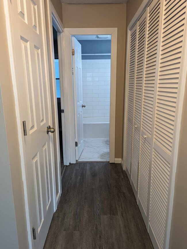 Building Photo - 4860 Forest Rd