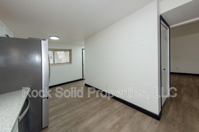 Building Photo - 312 E 27th St