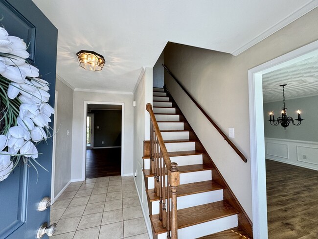 Building Photo - Great Neck Pool Home! First-Time Rental Available NOW! Pet Friendly - Corner Lot - Top Schools!