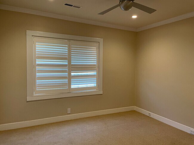 Building Photo - Single Family Home in East Sacramento W/Pool