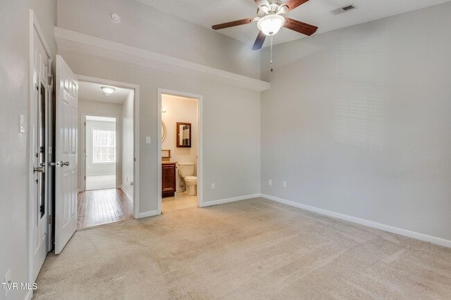 Building Photo - 119 Amanda Ln